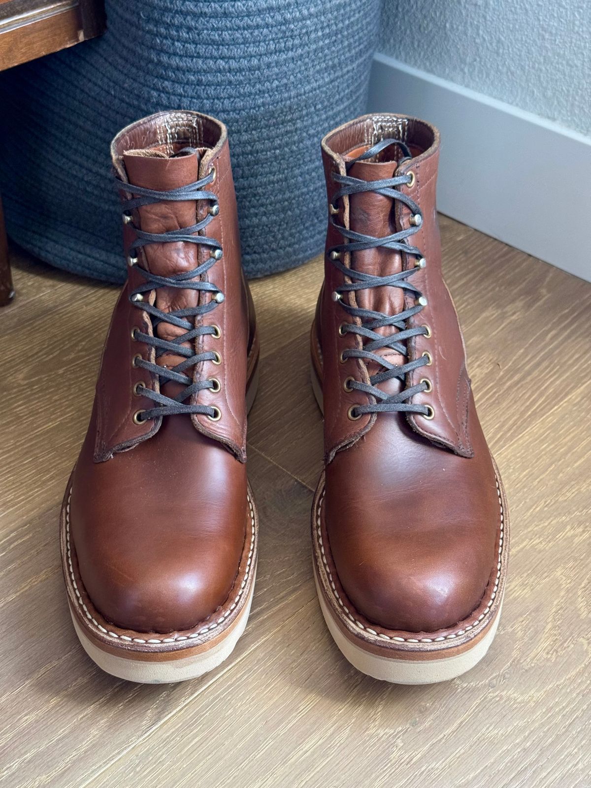 Photo by EarthToneDaddy on March 15, 2025 of the White's Bounty Hunter in Horween British Tan Chromexcel.