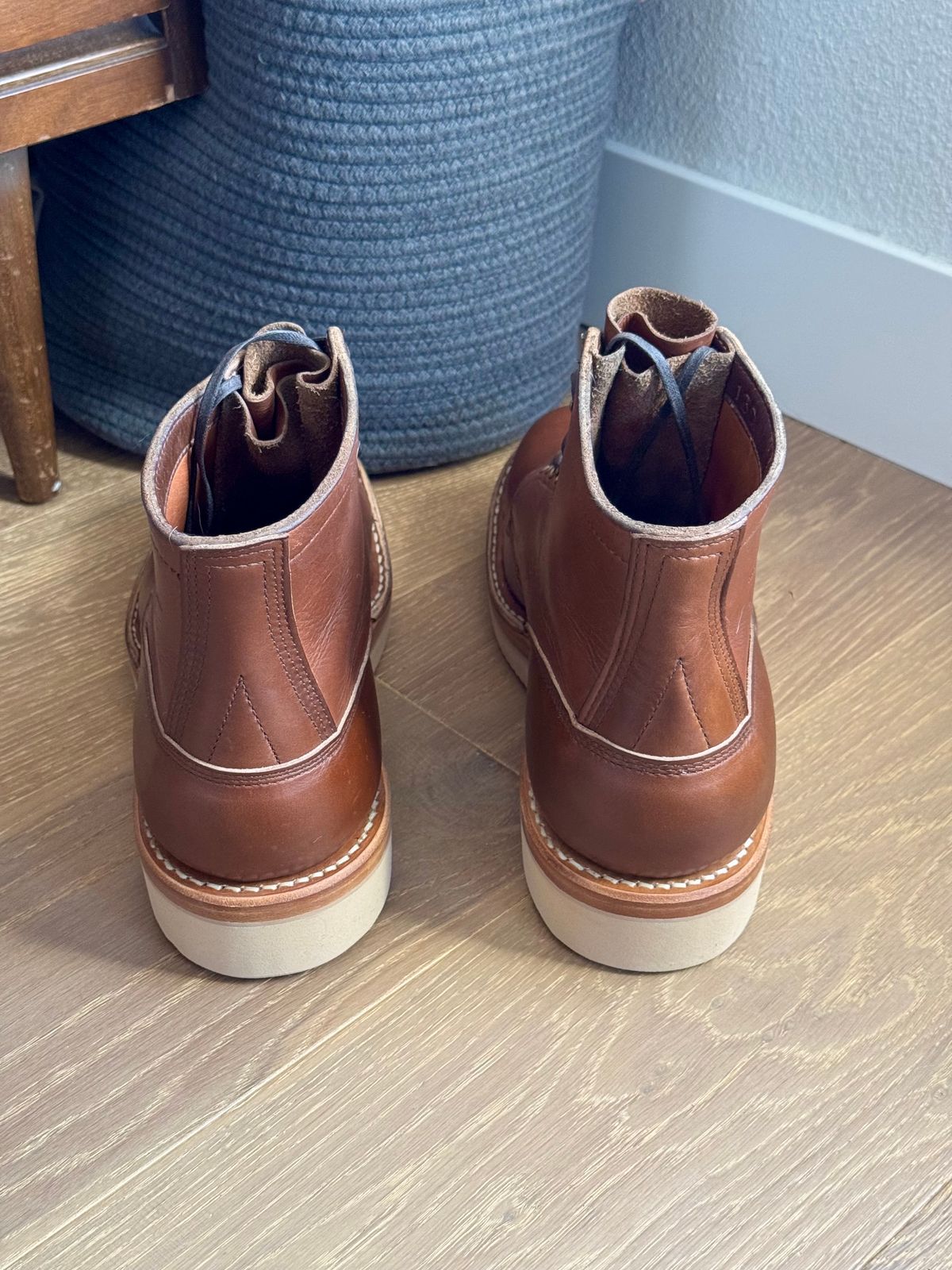 Photo by EarthToneDaddy on March 15, 2025 of the White's Bounty Hunter in Horween British Tan Chromexcel.