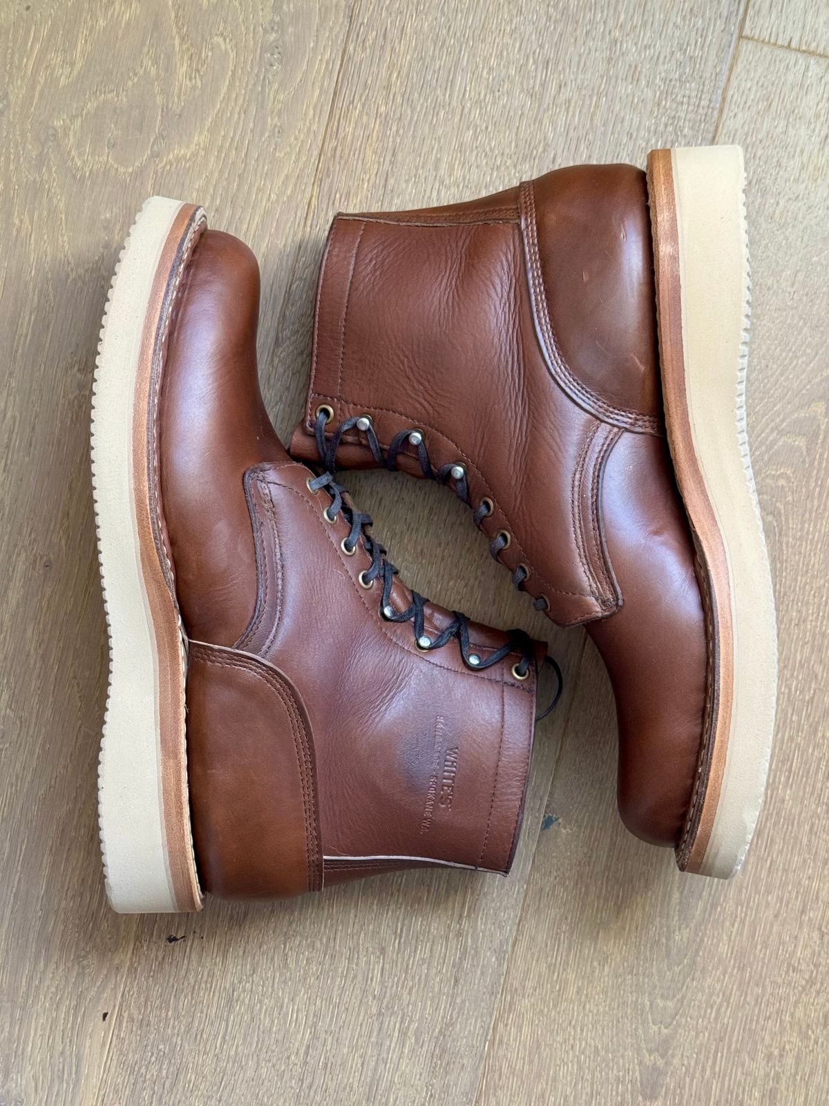 Photo by EarthToneDaddy on March 15, 2025 of the White's Bounty Hunter in Horween British Tan Chromexcel.