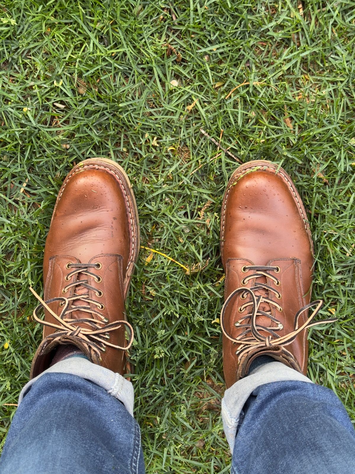 Photo by EarthToneDaddy on May 20, 2025 of the White's Bounty Hunter in Horween British Tan Chromexcel.