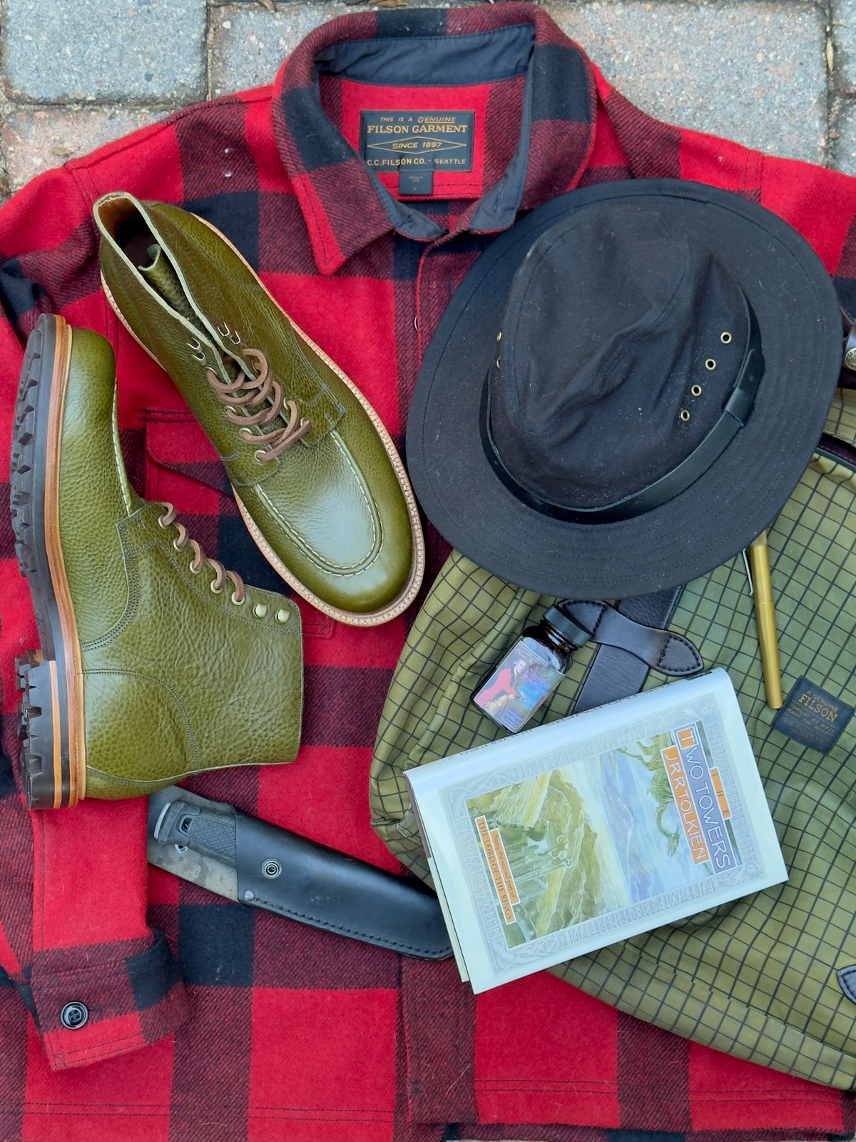 Photo by EarthToneDaddy on October 1, 2025 of the Grant Stone Brass Boot in Badalassi Carlo Oliva Minerva Box.