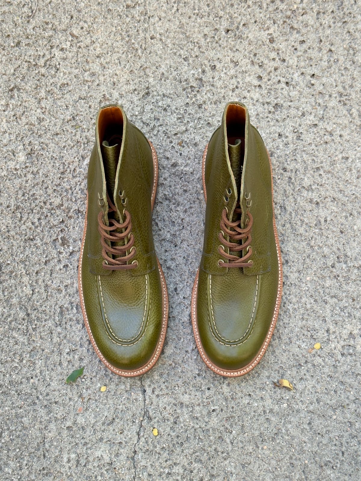 Photo by EarthToneDaddy on October 1, 2025 of the Grant Stone Brass Boot in Badalassi Carlo Oliva Minerva Box.