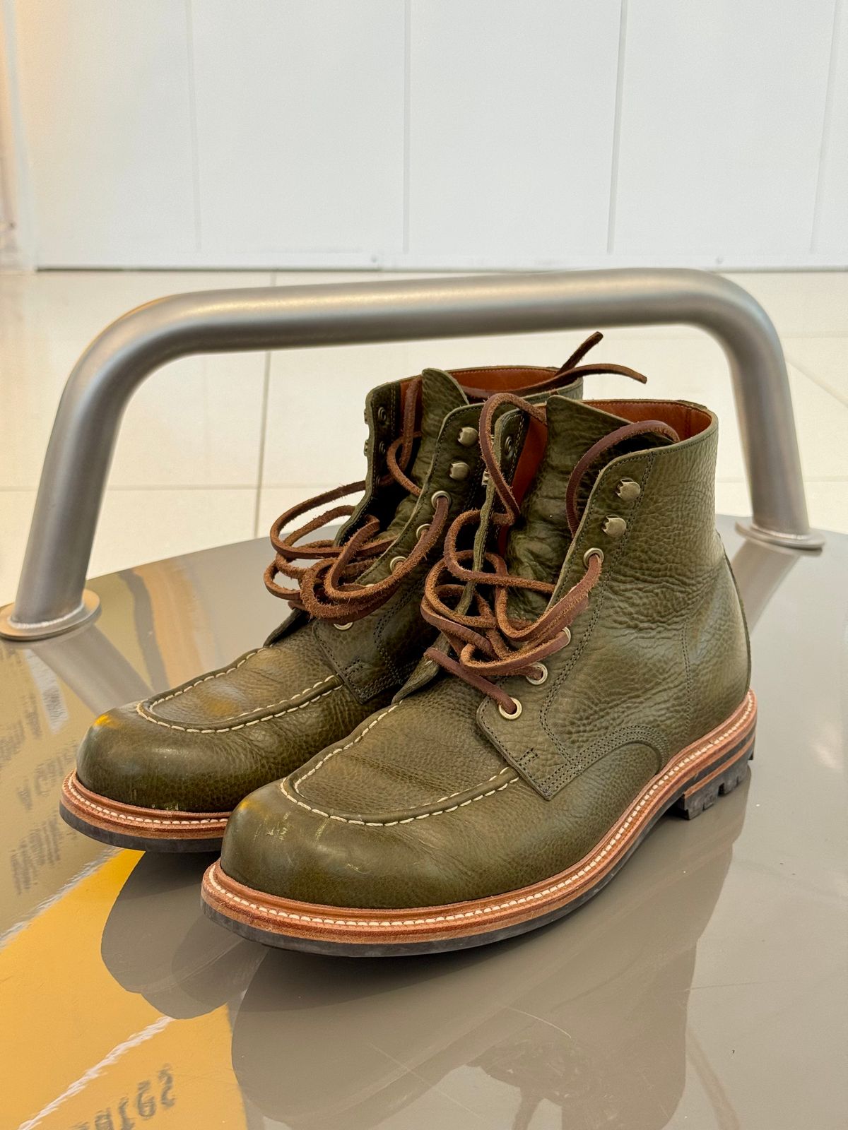 Photo by EarthToneDaddy on October 10, 2025 of the Grant Stone Brass Boot in Badalassi Carlo Oliva Minerva Box.