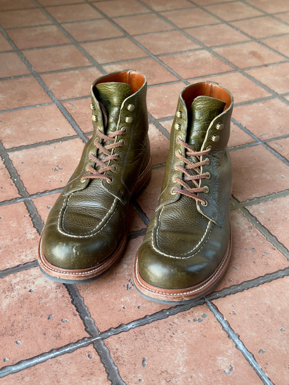 Photo by EarthToneDaddy on November 18, 2025 of the Grant Stone Brass Boot in Badalassi Carlo Oliva Minerva Box.