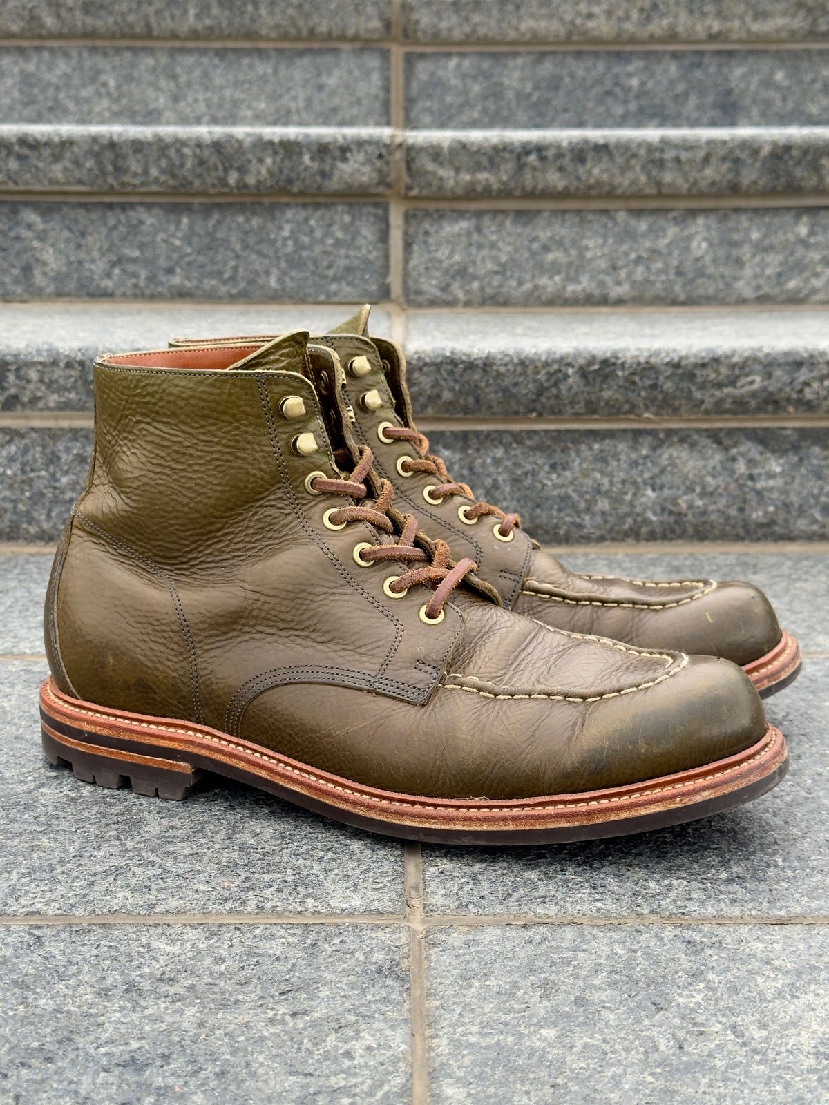 Photo by EarthToneDaddy on January 2, 2026 of the Grant Stone Brass Boot in Badalassi Carlo Oliva Minerva Box.