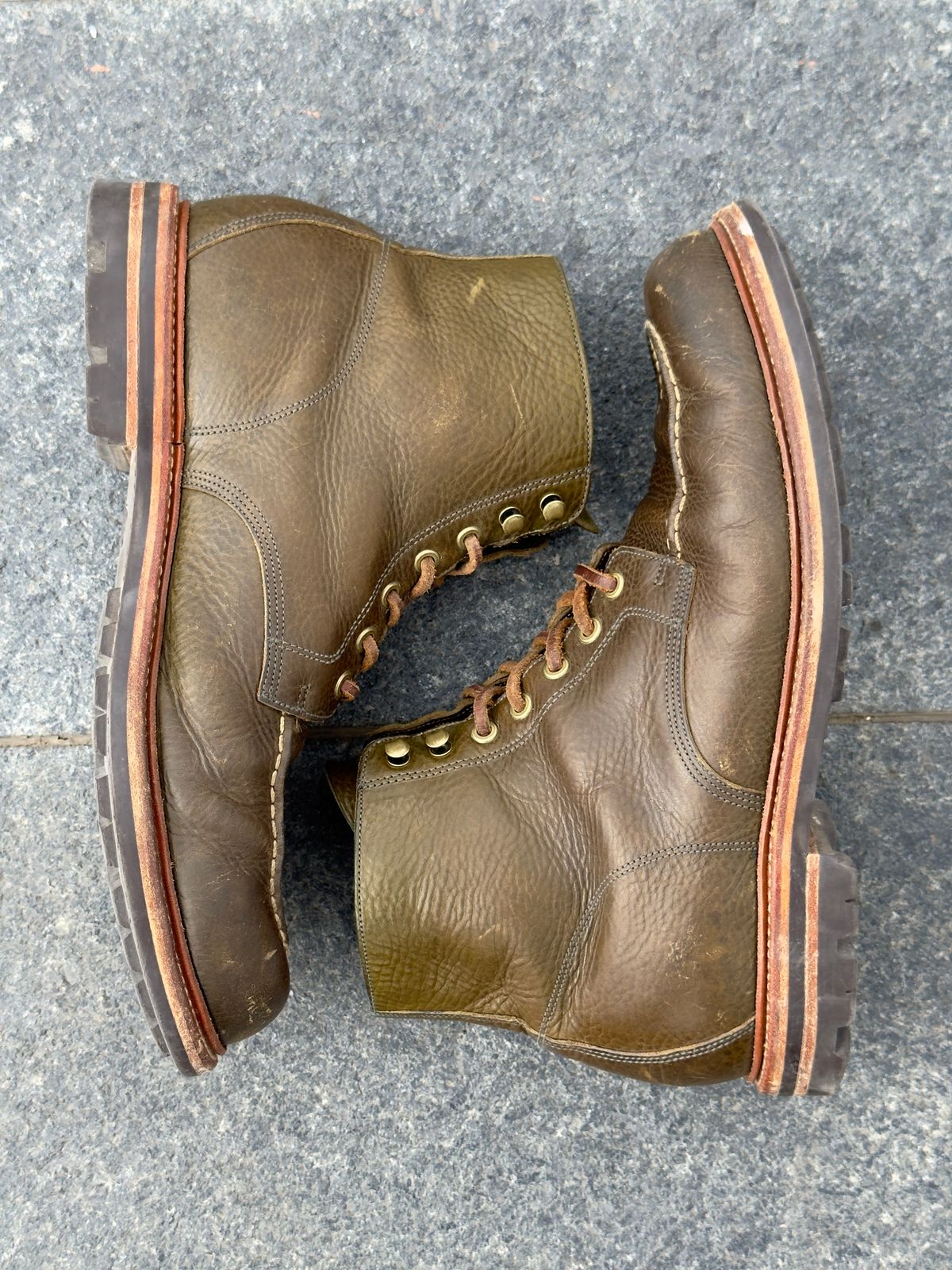 Photo by EarthToneDaddy on March 1, 2026 of the Grant Stone Brass Boot in Badalassi Carlo Oliva Minerva Box.