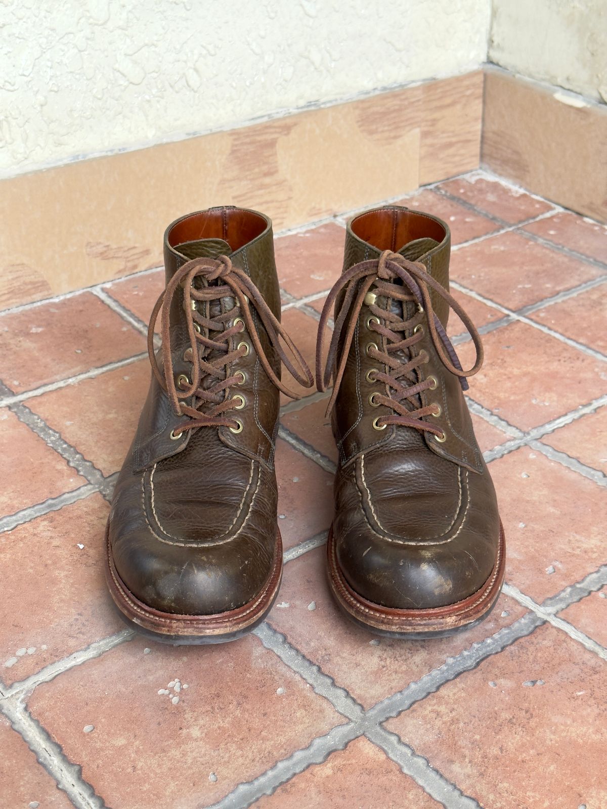 Photo by EarthToneDaddy on March 17, 2026 of the Grant Stone Brass Boot in Badalassi Carlo Oliva Minerva Box.