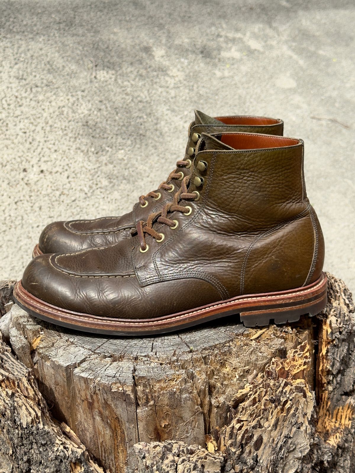 Photo by EarthToneDaddy on April 1, 2026 of the Grant Stone Brass Boot in Badalassi Carlo Oliva Minerva Box.