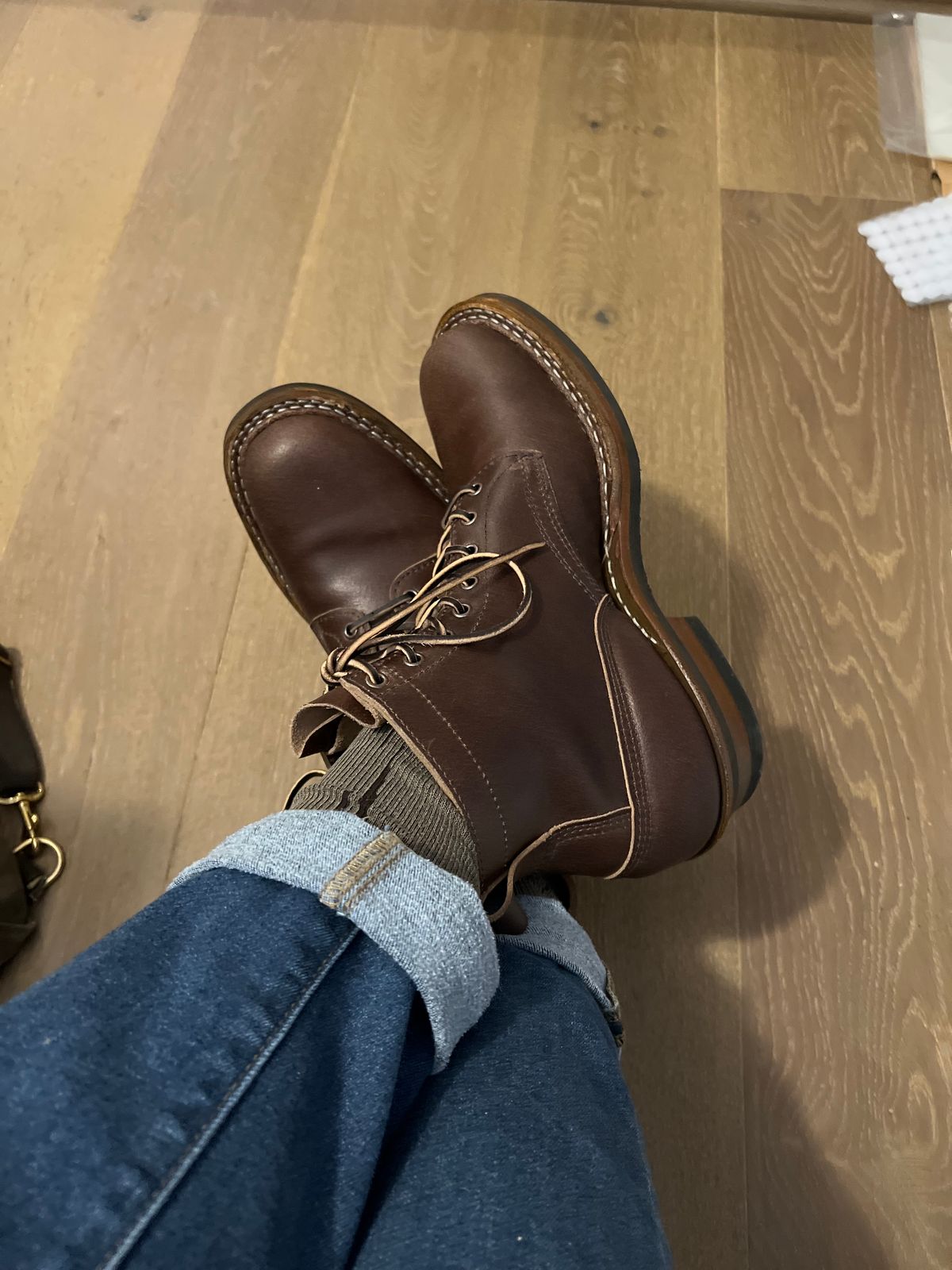 Photo by EarthToneDaddy on August 14, 2023 of the White's 350 Cruiser in Horween Natural Waxed Flesh.