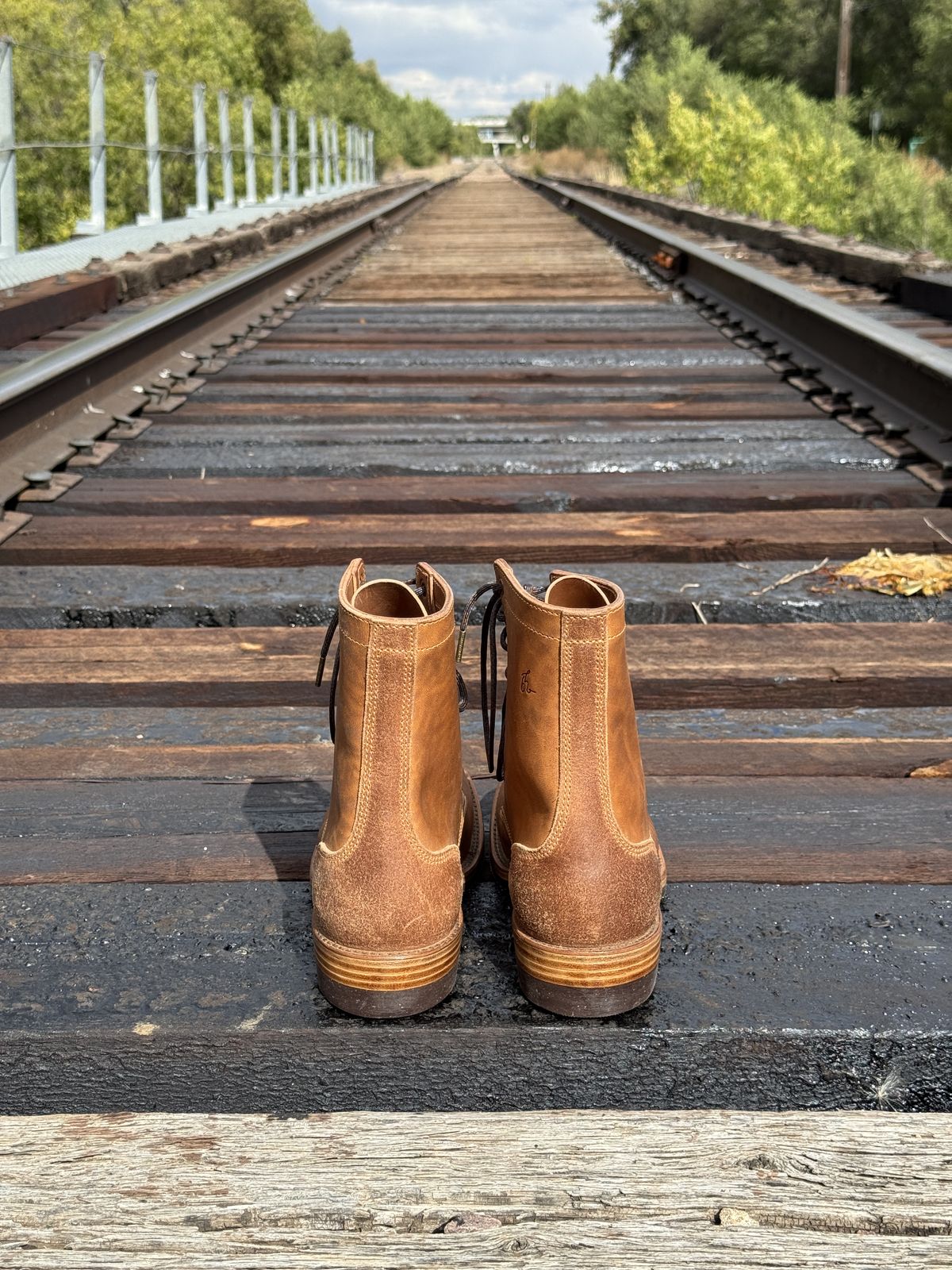 Photo by EarthToneDaddy on October 4, 2025 of the BHHB UpHill Boot in Maryam Toscanello Reverse Horsebutt.