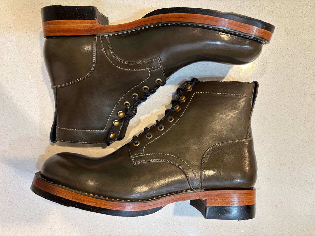 Photo by Kimiiceman on October 1, 2025 of the Blkbrd Shoemaker Rudiger Service Boot in Maryam Salvia Horsebutt.