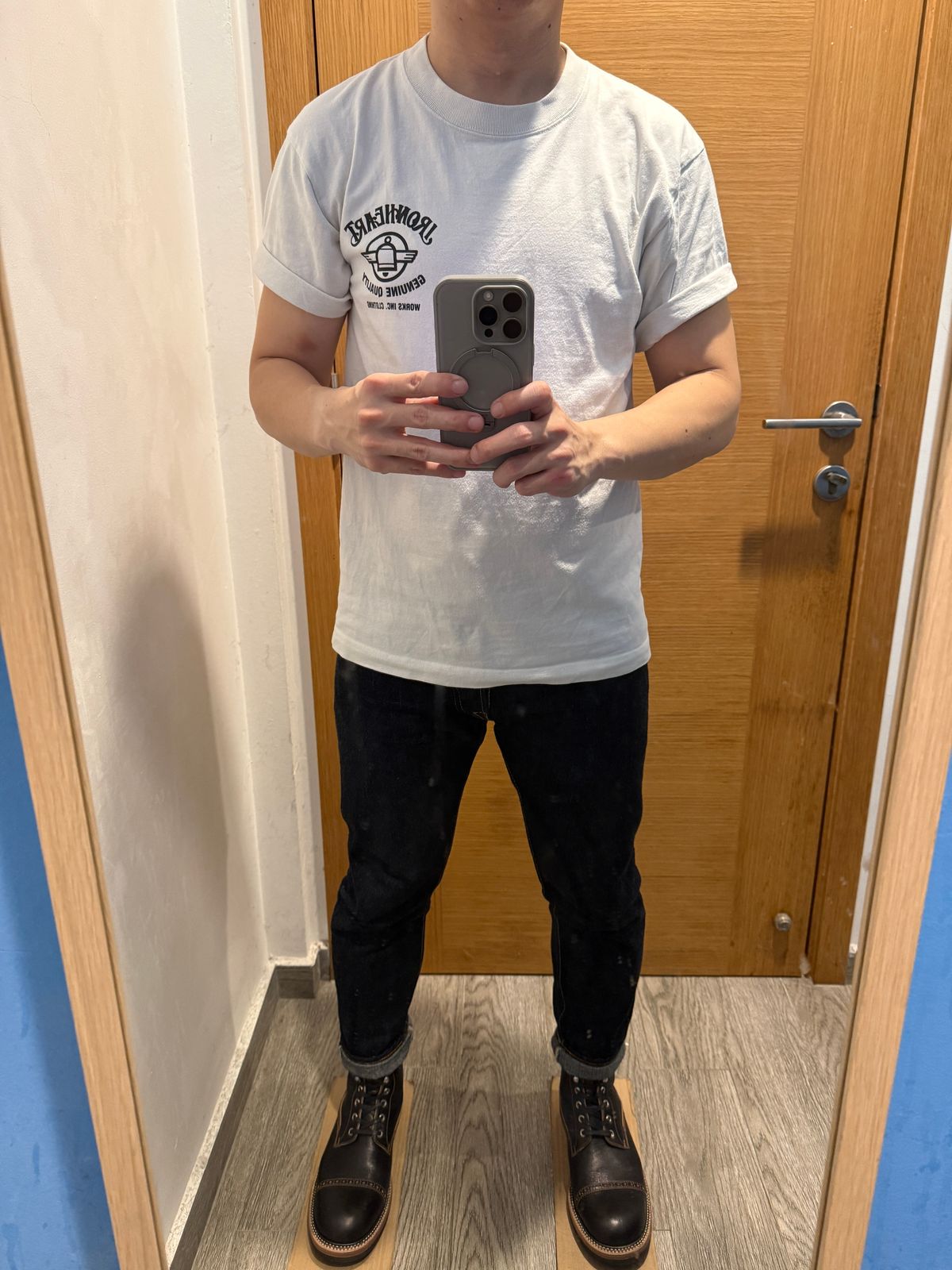 Photo by hype.inu on December 12, 2025 of the Kiattoko Handmade Oldboy in Maryam Black Teacore Horsebutt.