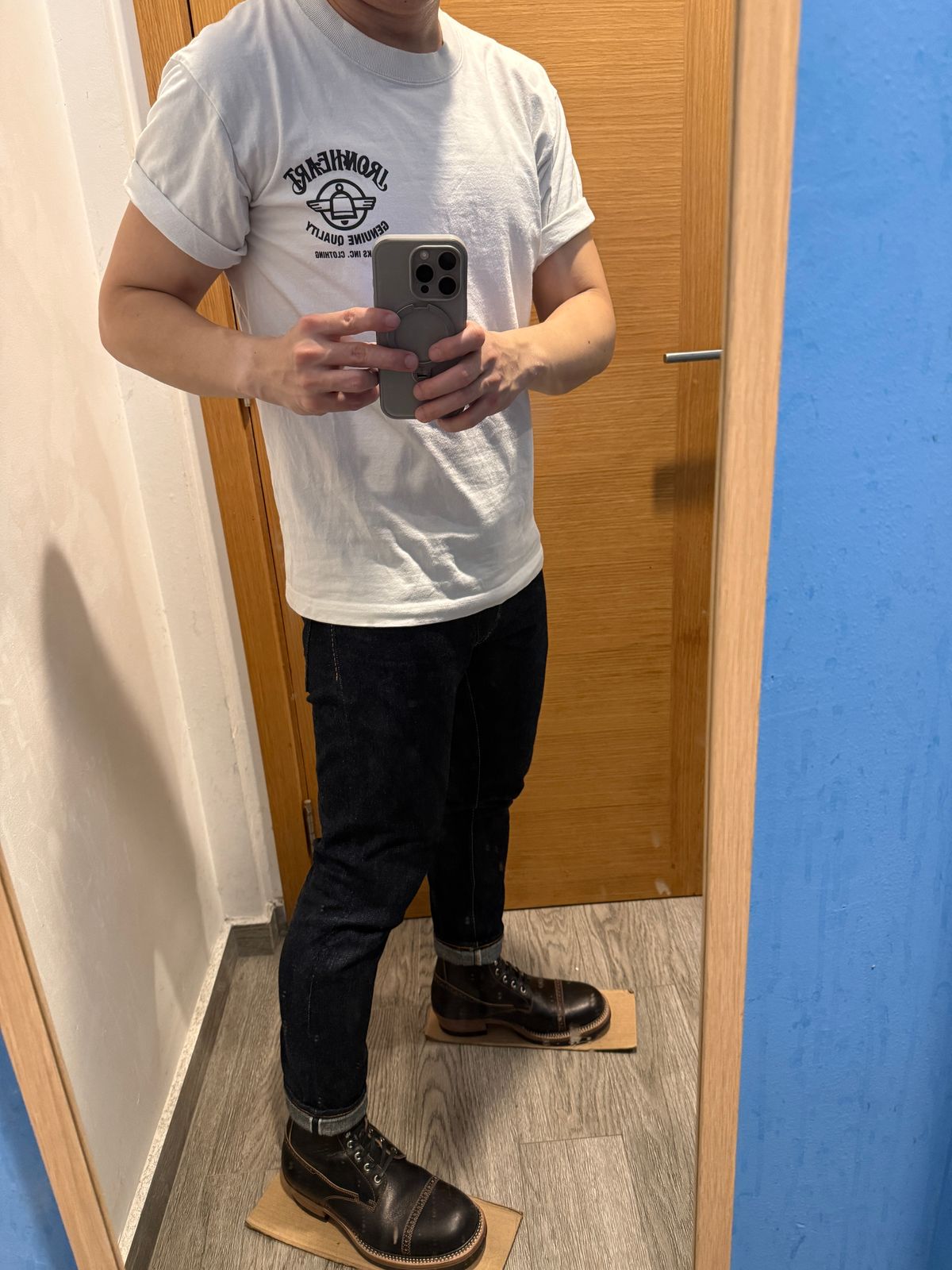 Photo by hype.inu on December 12, 2025 of the Kiattoko Handmade Oldboy in Maryam Black Teacore Horsebutt.