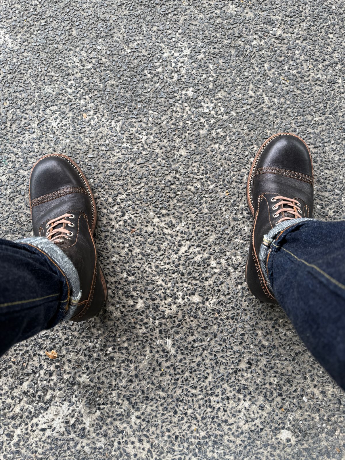 Photo by hype.inu on April 2, 2026 of the Kiattoko Handmade Oldboy in Maryam Black Teacore Horsebutt.