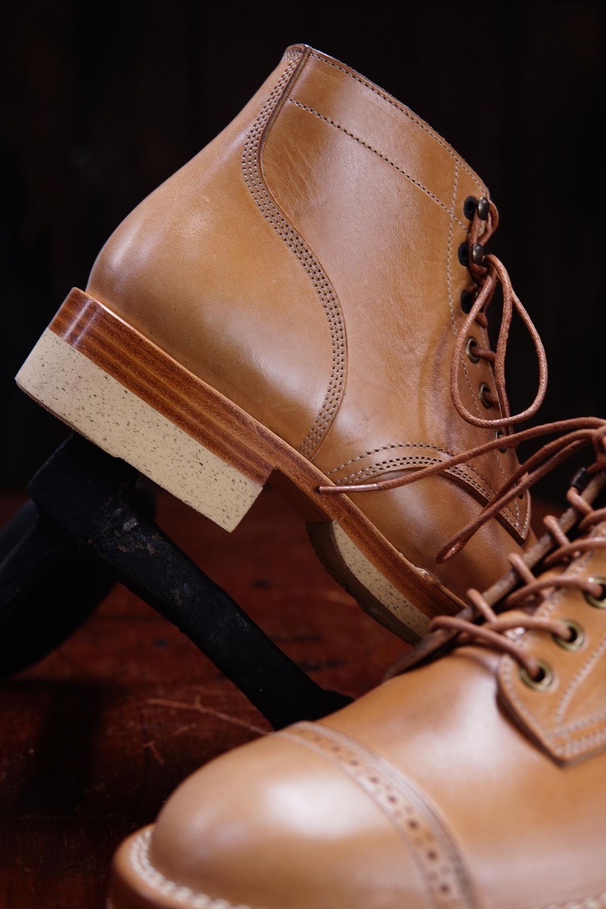 Photo by hype.inu on December 29, 2025 of the Onderhoud SVC03 Service Boot in Maryam Natural TPR Horsebutt.