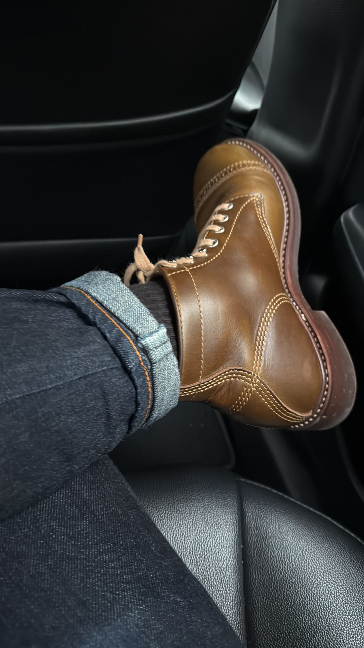 Photo by hype.inu on May 9, 2025 of the John Lofgren Combat Boots in Horween Dark Olive Chromexcel.