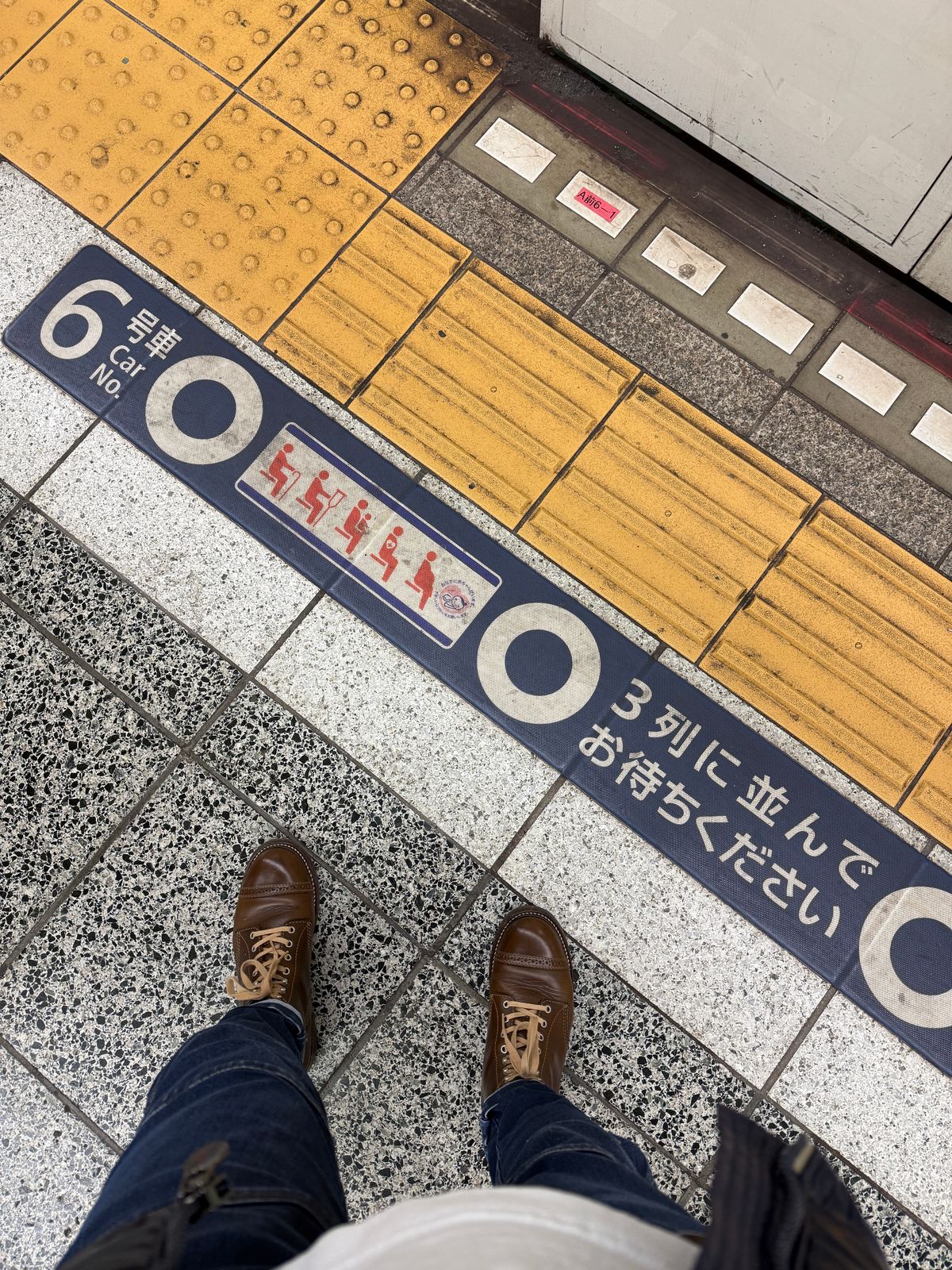 Photo by hype.inu on January 27, 2026 of the John Lofgren Combat Boots in Horween Dark Olive Chromexcel.