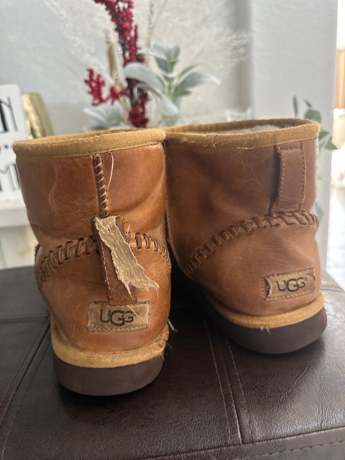 Photo by TheRuggedRounder on September 8, 2025 of the UGG Unknown Model in Unknown Leather.