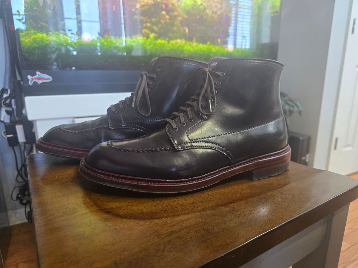 Photo by johannarceo on November 3, 2024 of the Alden Indy Boot in Horween Color 8 Shell Cordovan.
