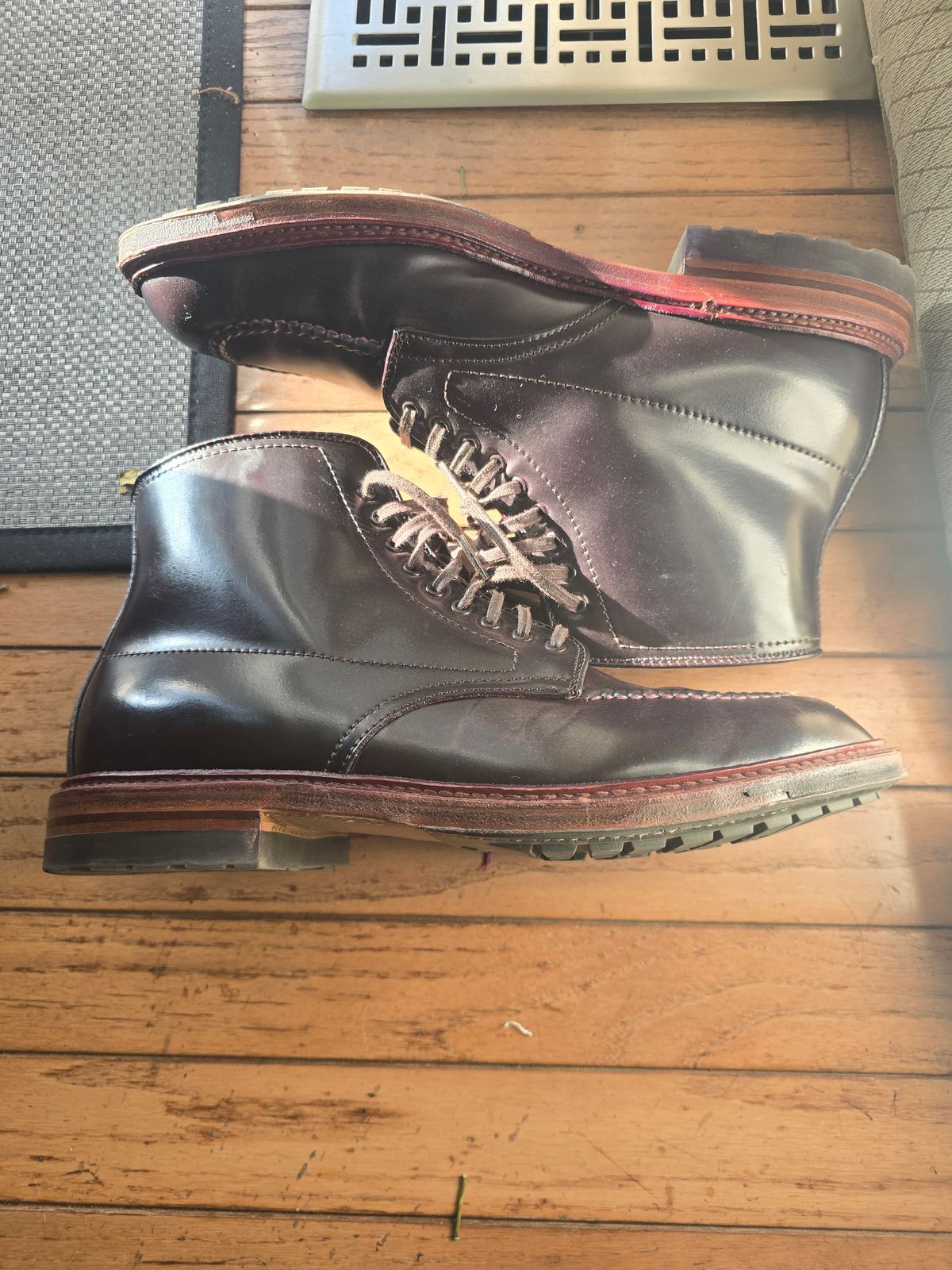 Photo by johannarceo on December 8, 2024 of the Alden Indy Boot in Horween Color 8 Shell Cordovan.