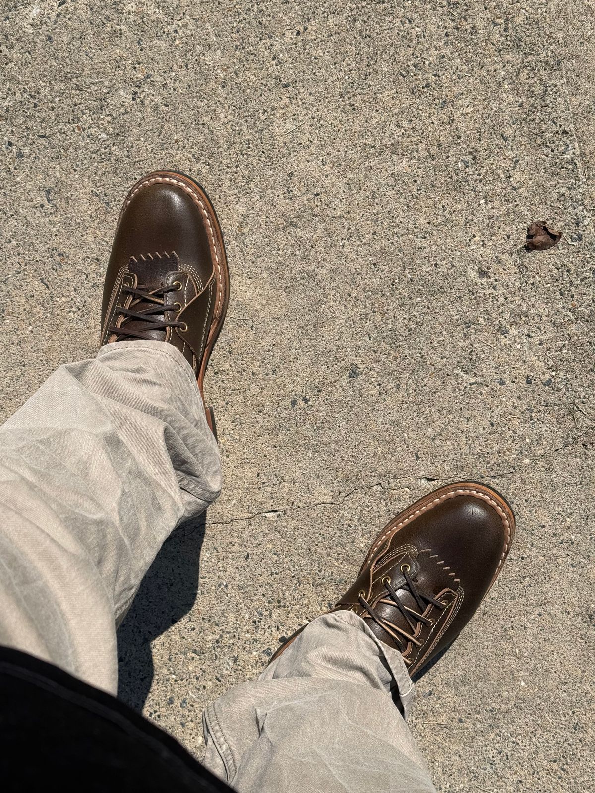 Photo by BigDawg308 on September 15, 2025 of the White's x Division Road LTT Lineman 350 in Horween Olive Waxed Flesh.
