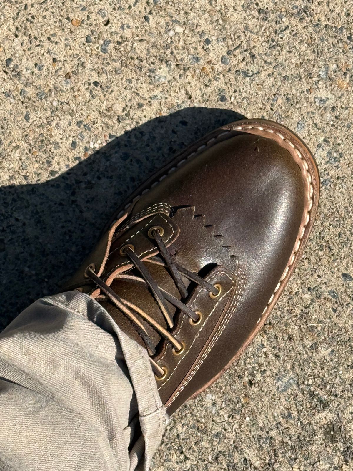 Photo by BigDawg308 on September 15, 2025 of the White's x Division Road LTT Lineman 350 in Horween Olive Waxed Flesh.