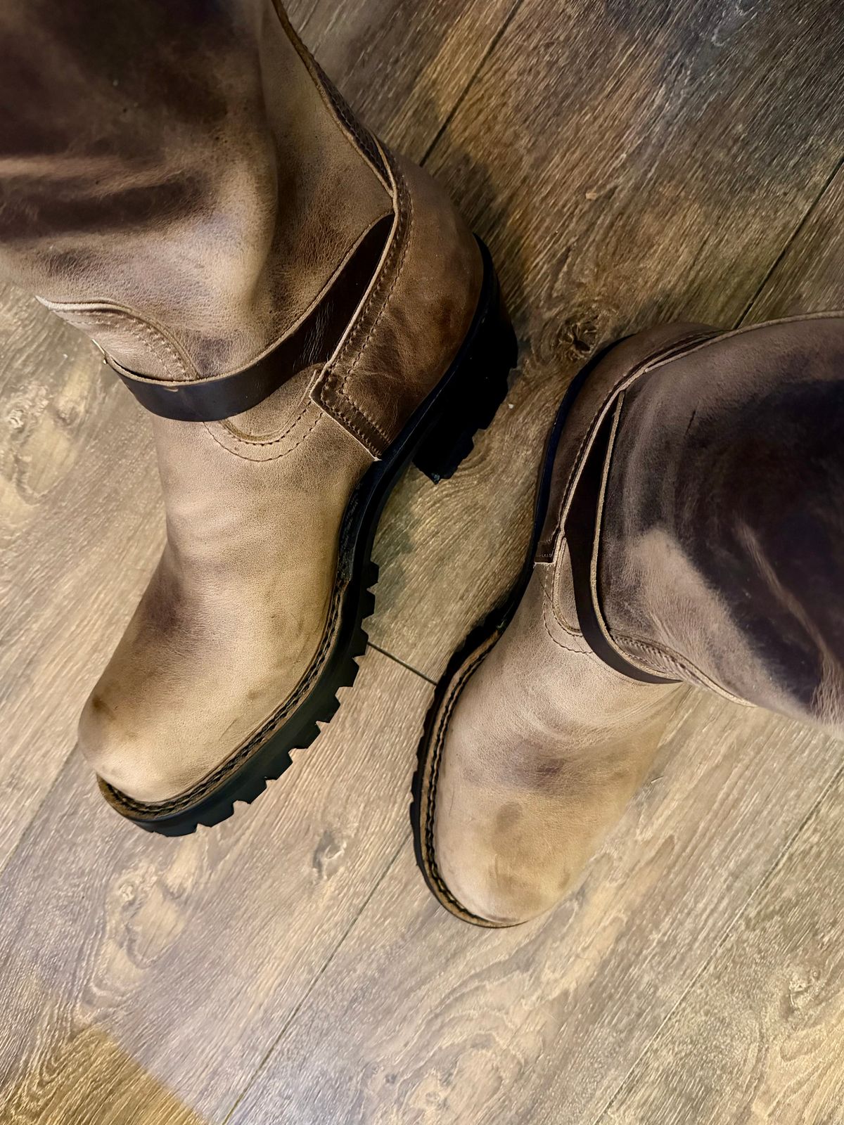 Photo by BigDawg308 on November 17, 2025 of the Nicks Pullman in Horween Predator Natural.