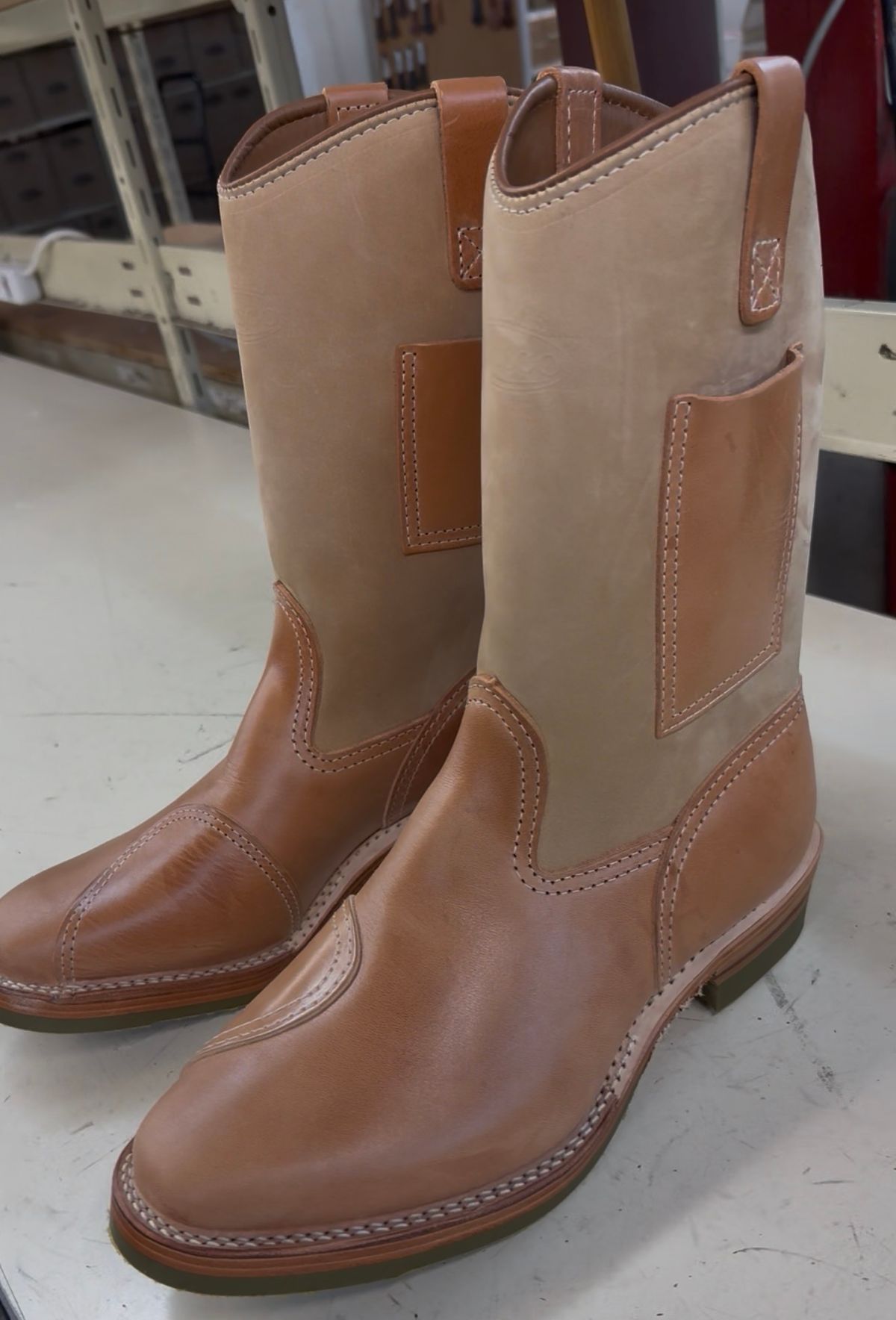 Photo by BigDawg308 on September 26, 2025 of the Wesco Morrison in Maryam Natural Horsebutt & Seidel Burlap.