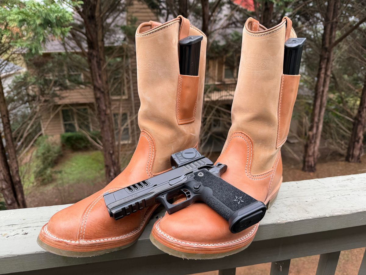 Photo by BigDawg308 on October 28, 2025 of the Wesco Morrison in Maryam Natural Horsebutt & Seidel Burlap.