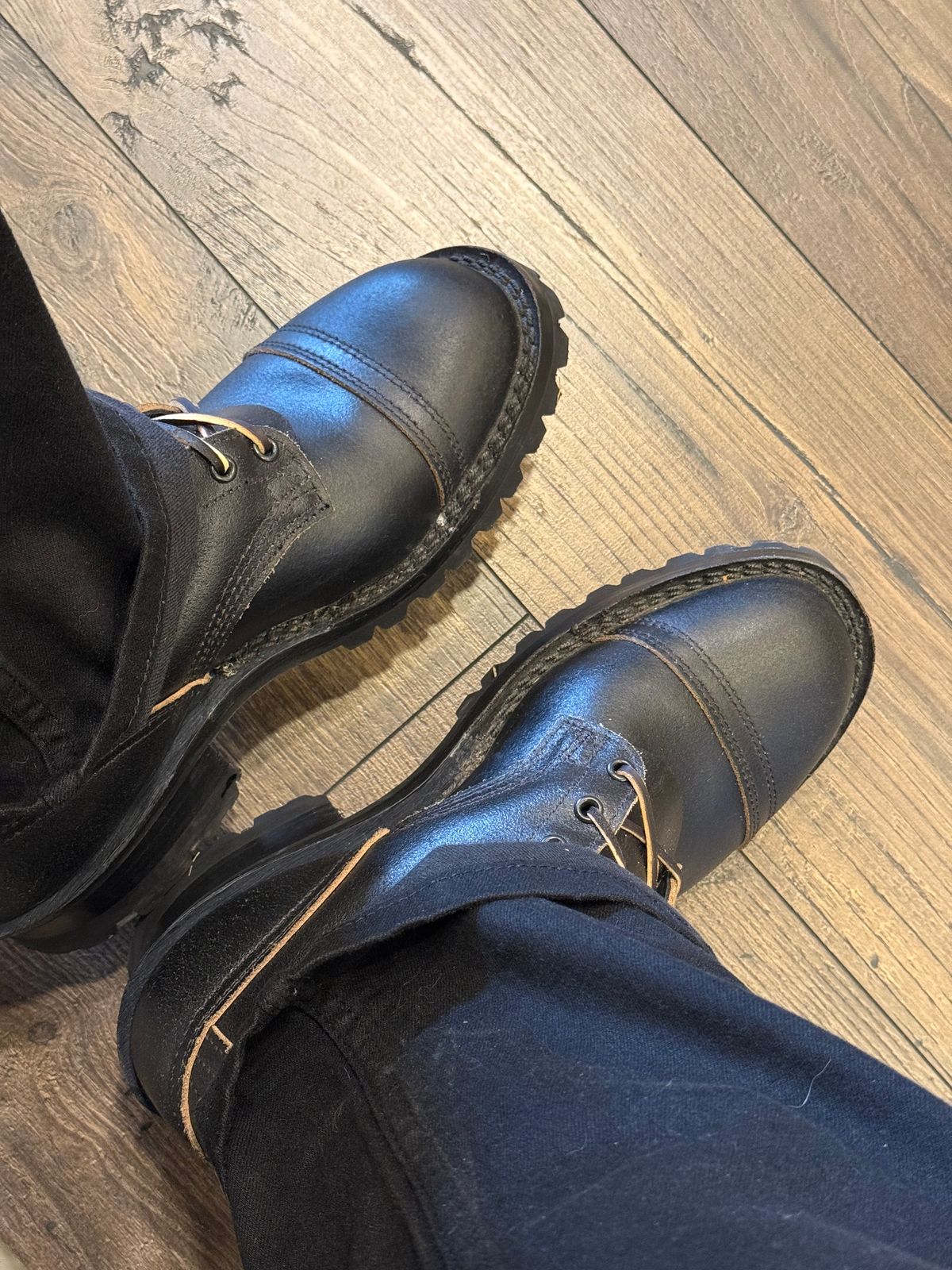 Photo by BigDawg308 on March 5, 2025 of the Nicks MTO in Horween Black Waxed Flesh.