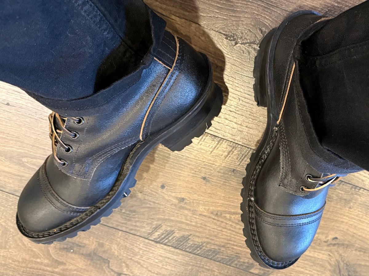 Photo by BigDawg308 on March 5, 2025 of the Nicks MTO in Horween Black Waxed Flesh.