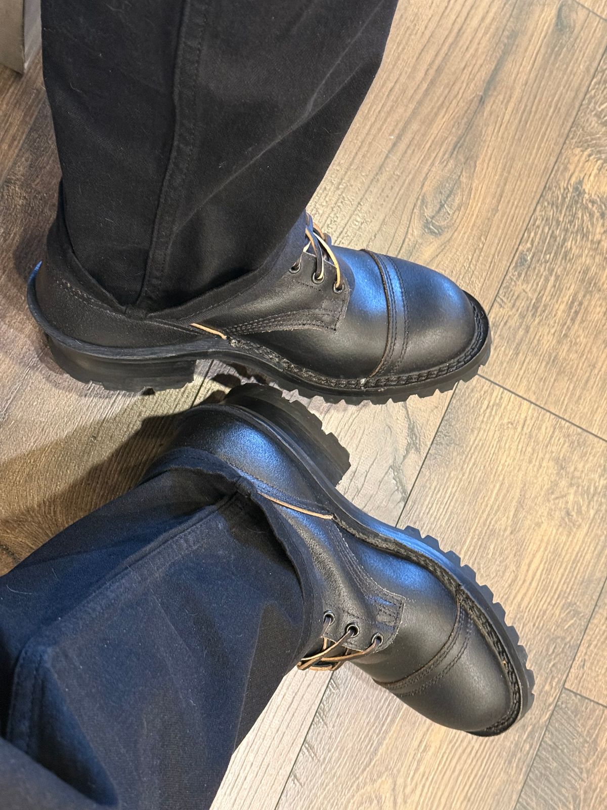 Photo by BigDawg308 on March 5, 2025 of the Nicks MTO in Horween Black Waxed Flesh.
