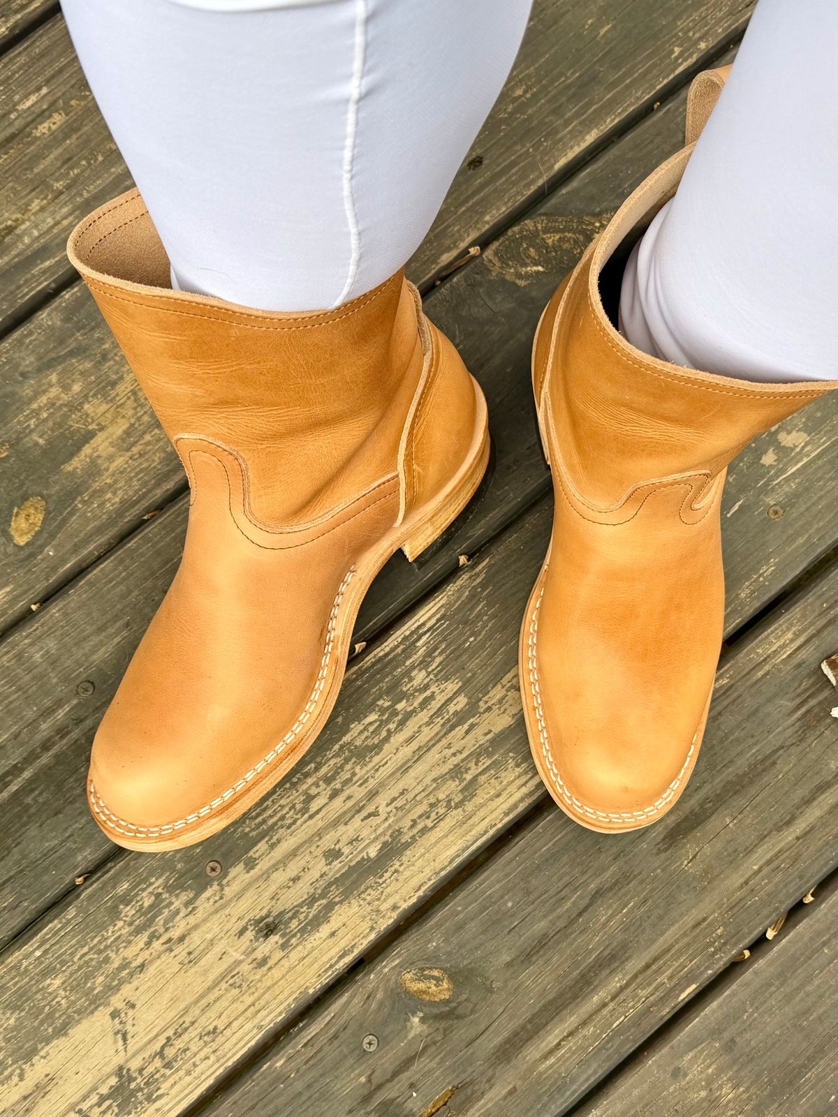 Photo by BigDawg308 on December 8, 2025 of the Nicks Doc Wellington in Horween Light Natural Dublin.