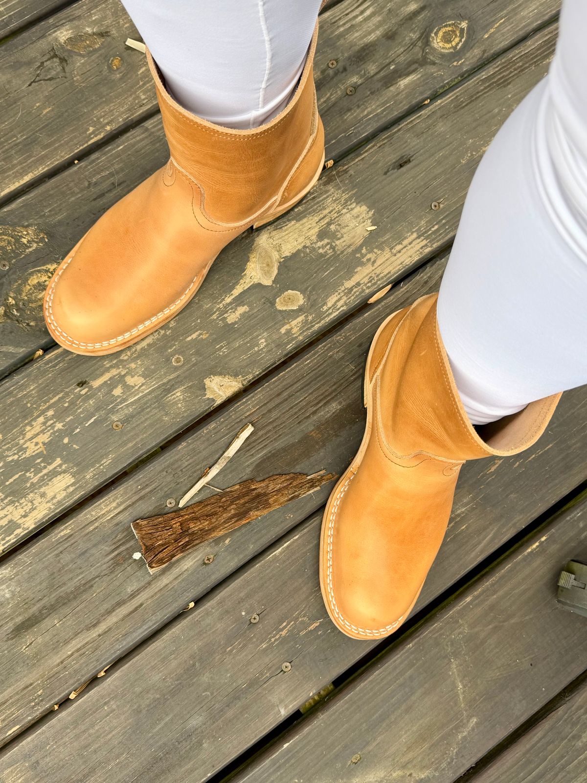 Photo by BigDawg308 on December 8, 2025 of the Nicks Doc Wellington in Horween Light Natural Dublin.