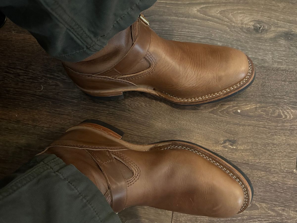 Photo by BigDawg308 on July 20, 2025 of the Wesco Mister Lou in Horween Natural Chromexcel.