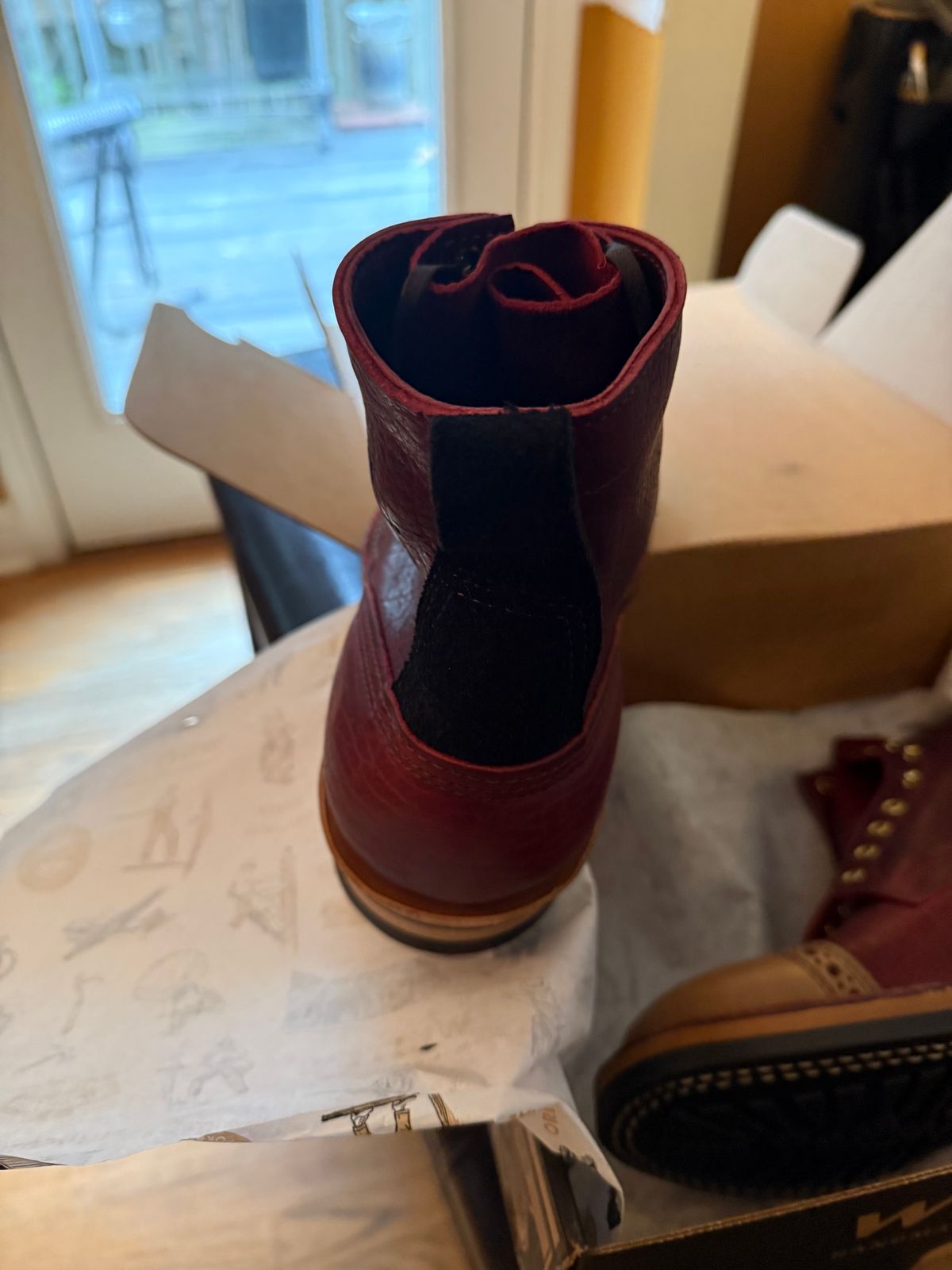 Photo by BigDawg308 on April 24, 2025 of the White's 350 Cruiser in Burgundy Shrunken Calf 3-Tone.