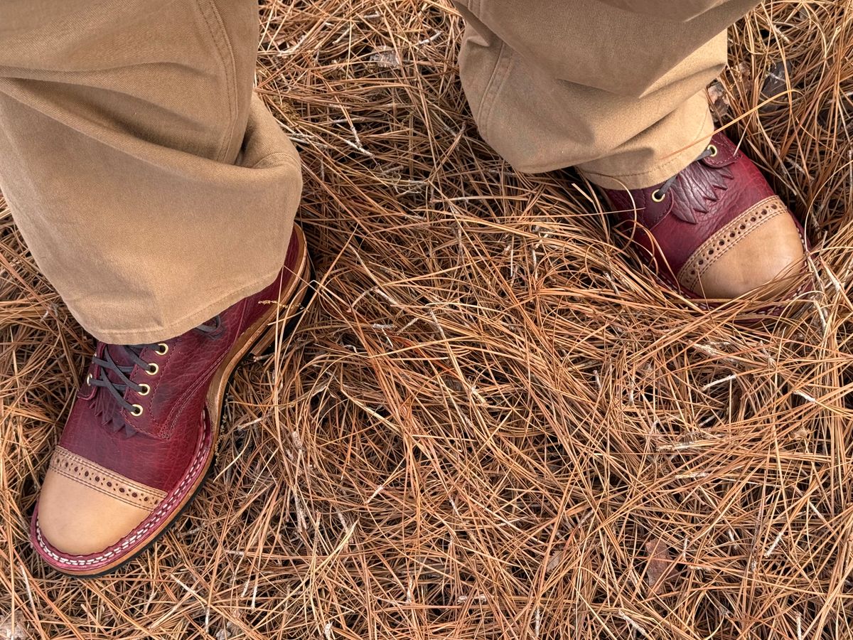 Photo by BigDawg308 on April 27, 2025 of the White's 350 Cruiser in Burgundy Shrunken Calf 3-Tone.