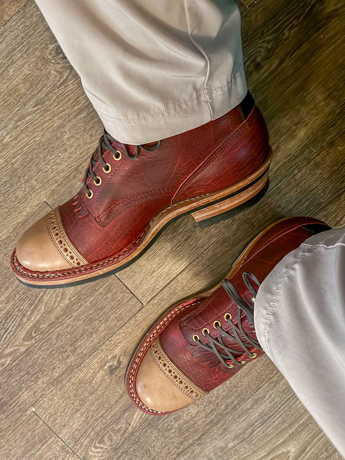 Photo by BigDawg308 on July 21, 2025 of the White's 350 Cruiser in Burgundy Shrunken Calf 3-Tone.
