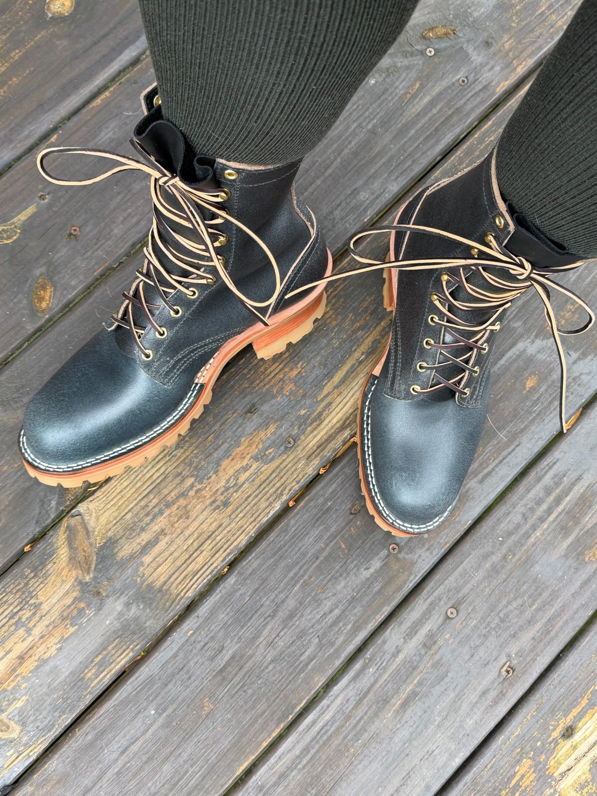 Photo by BigDawg308 on December 6, 2025 of the Nicks Urban Logger in Horween Pacific Waxed Flesh.