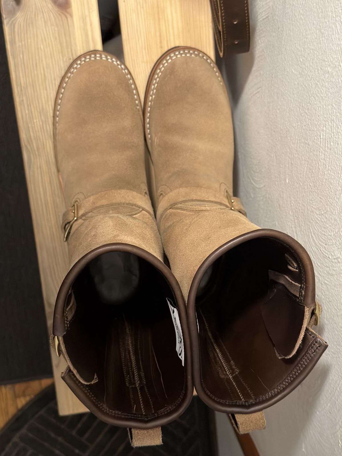 Photo by Kismetatron on April 1, 2026 of the Nicks Brakeman in Brown Chromexcel Roughout.