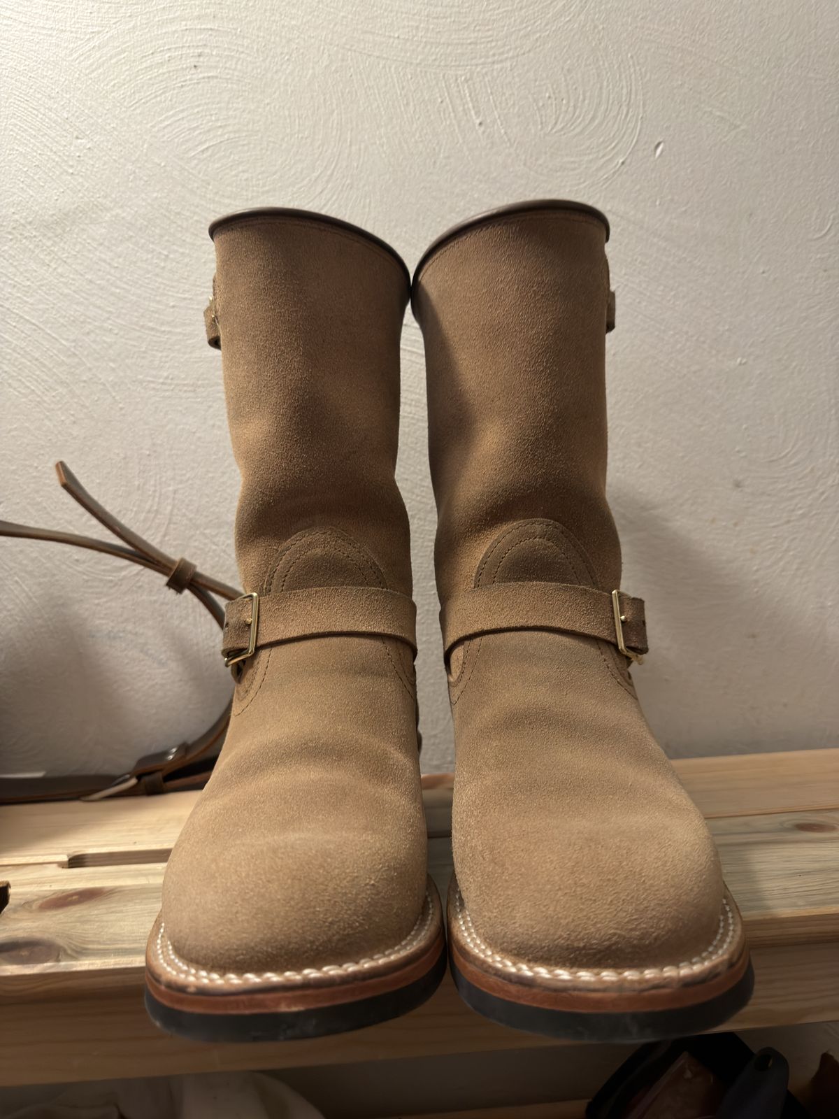 Photo by Kismetatron on April 1, 2026 of the Nicks Brakeman in Brown Chromexcel Roughout.