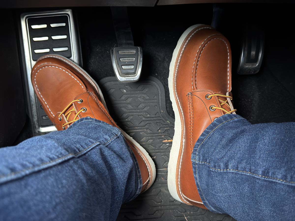 Photo by Kismetatron on October 31, 2025 of the Red Wing 877 in S.B. Foot Oro Legacy.