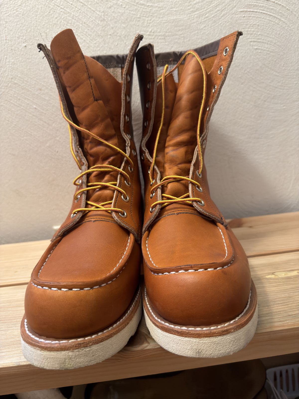 Photo by Kismetatron on November 3, 2025 of the Red Wing 877 in S.B. Foot Oro Legacy.