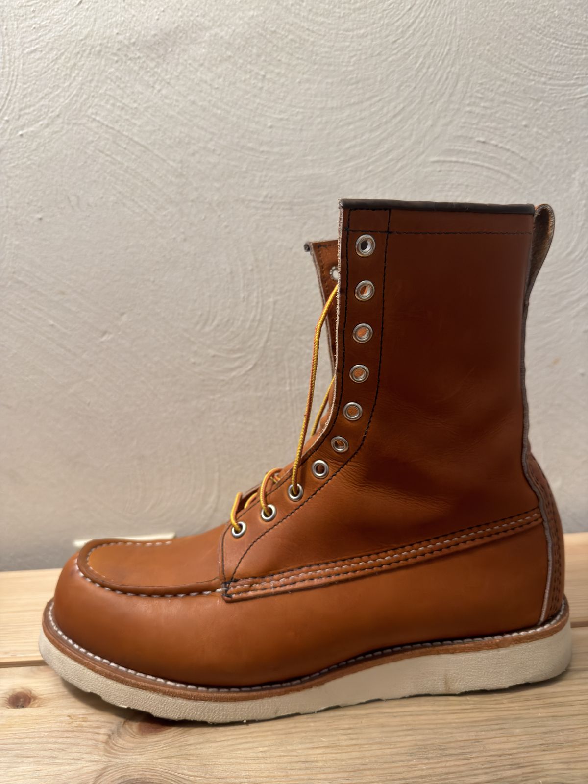 Photo by Kismetatron on November 3, 2025 of the Red Wing 877 in S.B. Foot Oro Legacy.