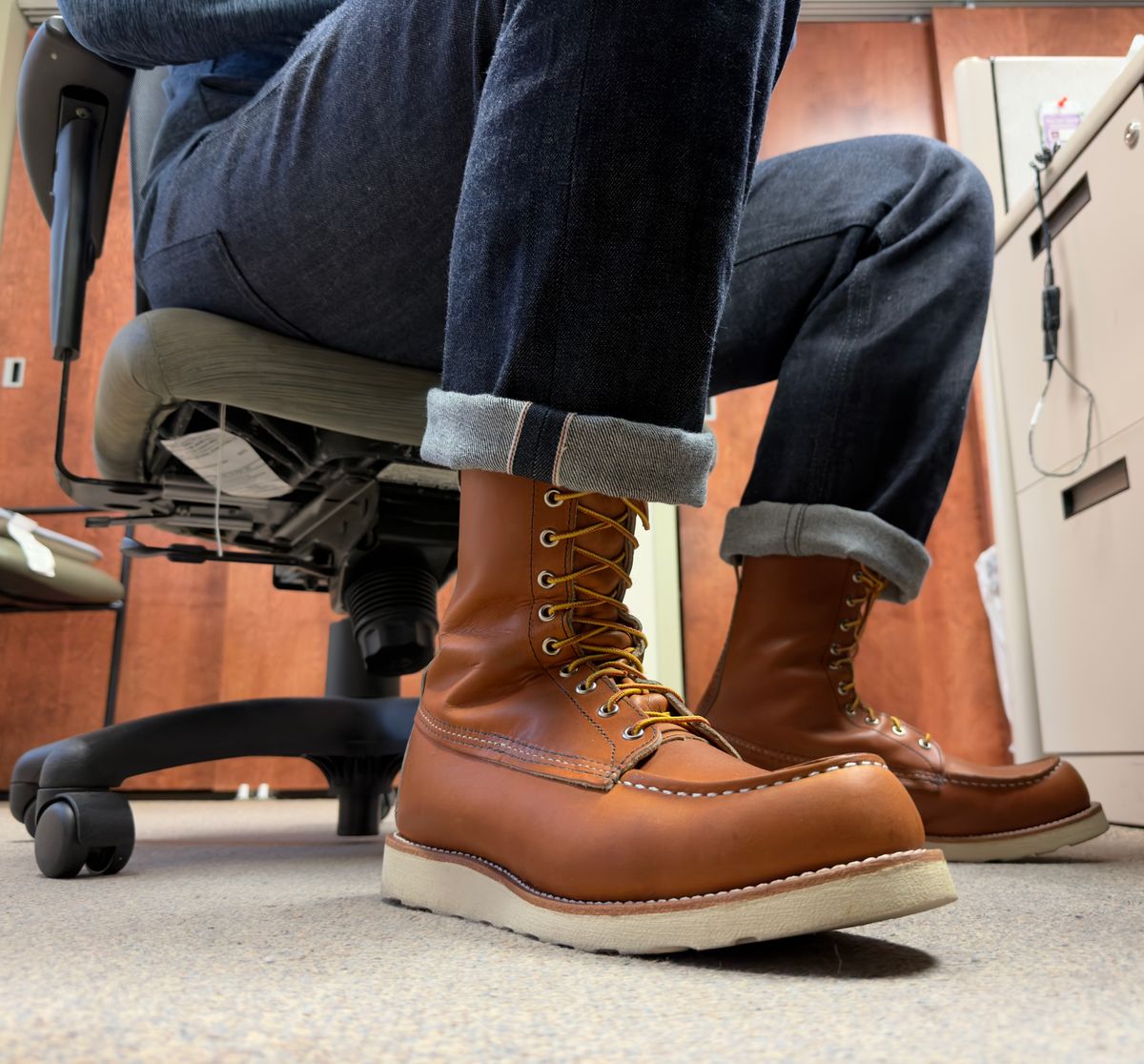 Photo by Kismetatron on November 14, 2025 of the Red Wing 877 in S.B. Foot Oro Legacy.