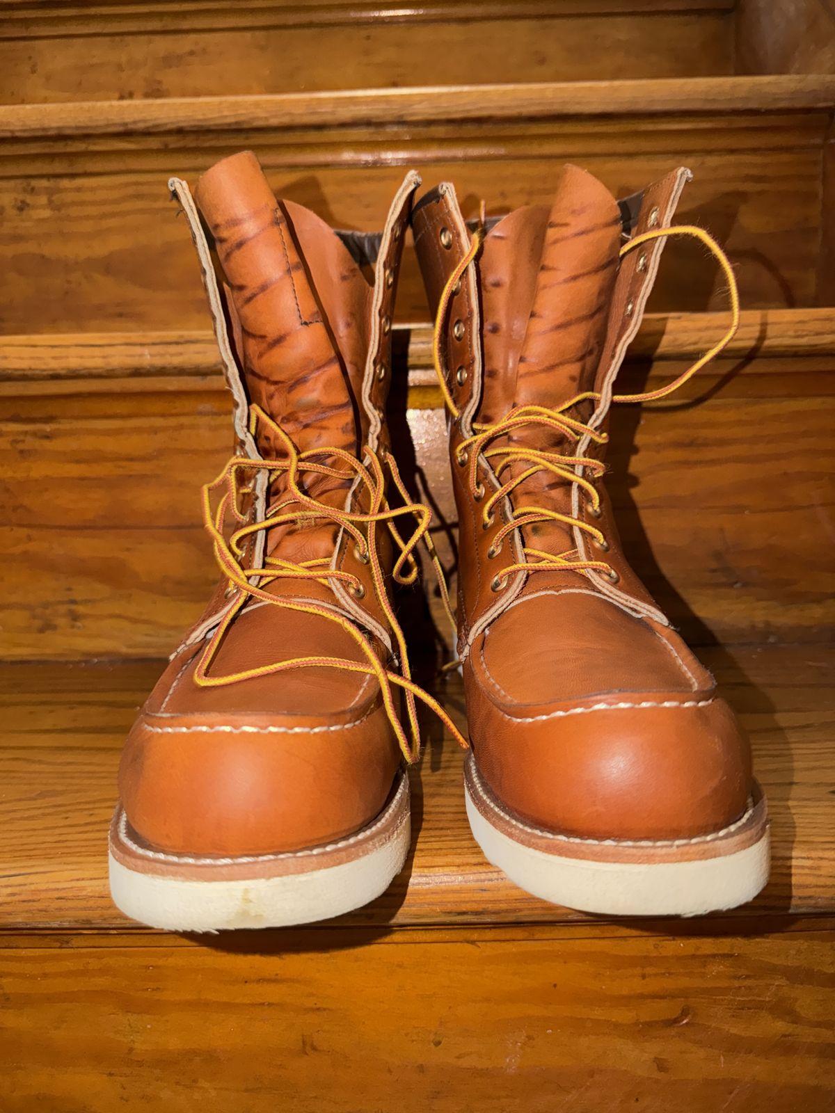 Photo by Kismetatron on December 2, 2025 of the Red Wing 877 in S.B. Foot Oro Legacy.