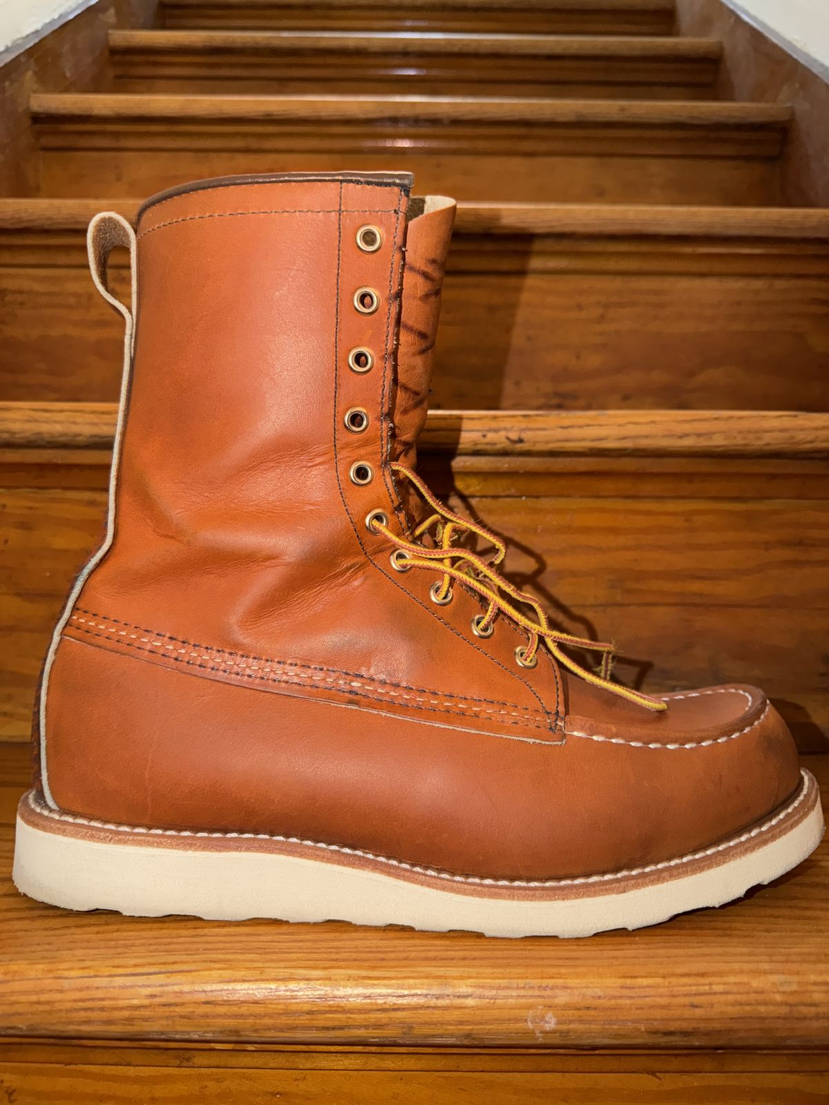 Photo by Kismetatron on December 2, 2025 of the Red Wing 877 in S.B. Foot Oro Legacy.