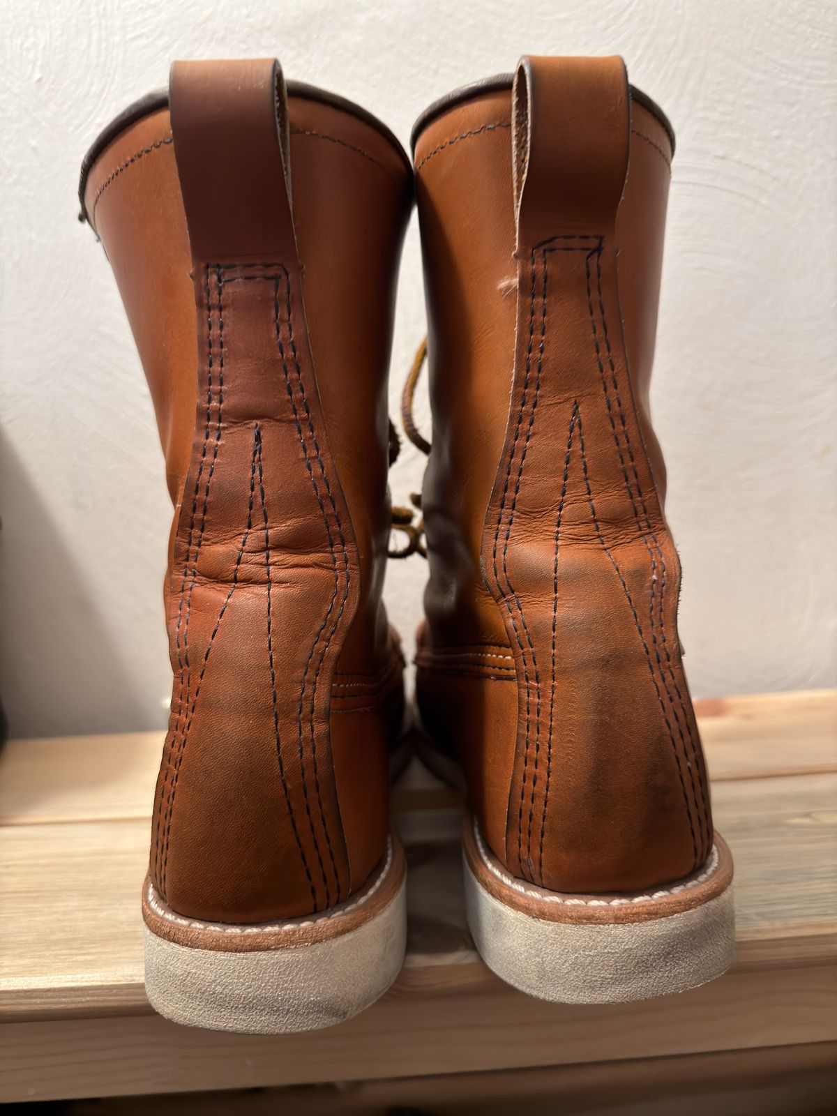 Photo by Kismetatron on February 1, 2026 of the Red Wing 877 in S.B. Foot Oro Legacy.