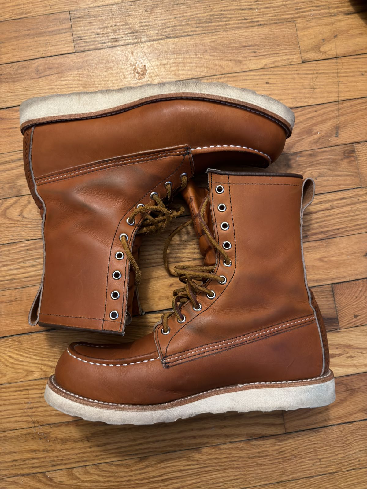 Photo by Kismetatron on February 1, 2026 of the Red Wing 877 in S.B. Foot Oro Legacy.