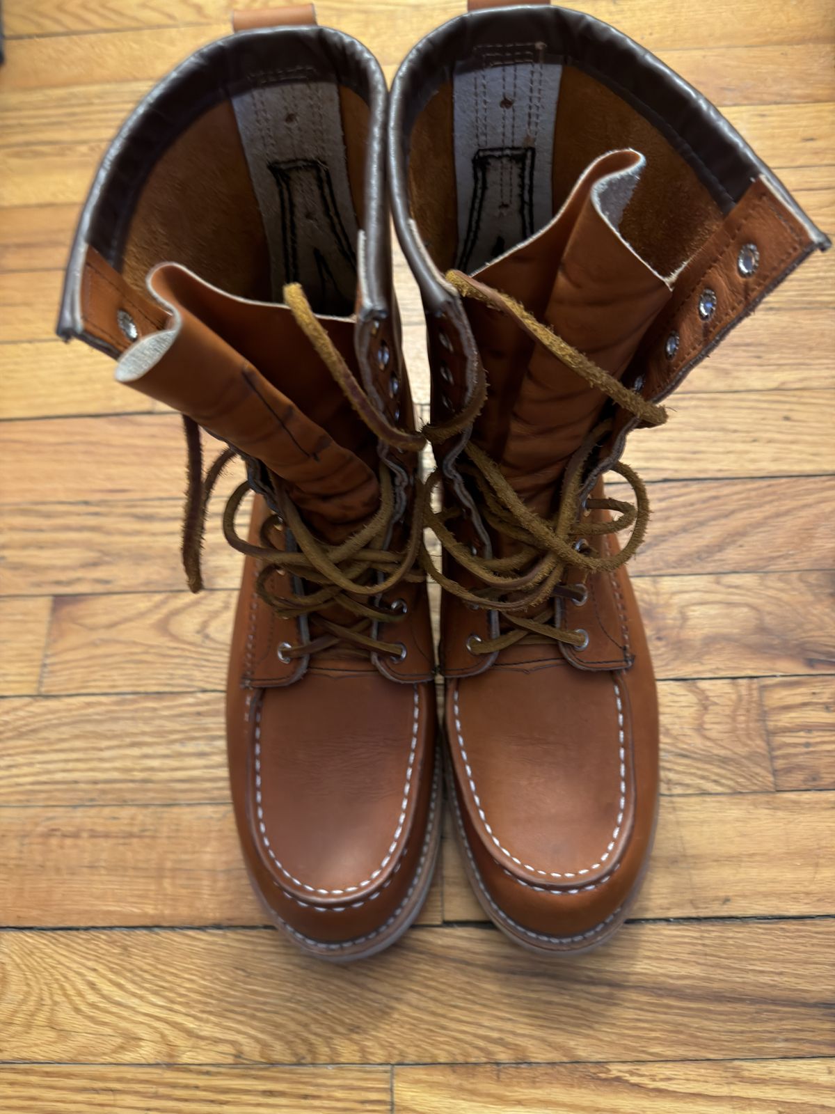 Photo by Kismetatron on February 1, 2026 of the Red Wing 877 in S.B. Foot Oro Legacy.